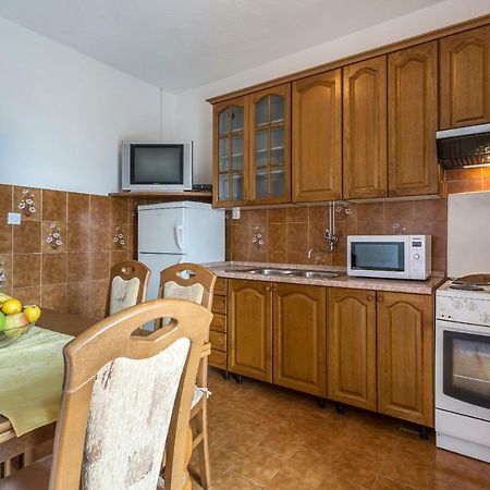 Apartmani Bezma Bol Exteriör bild