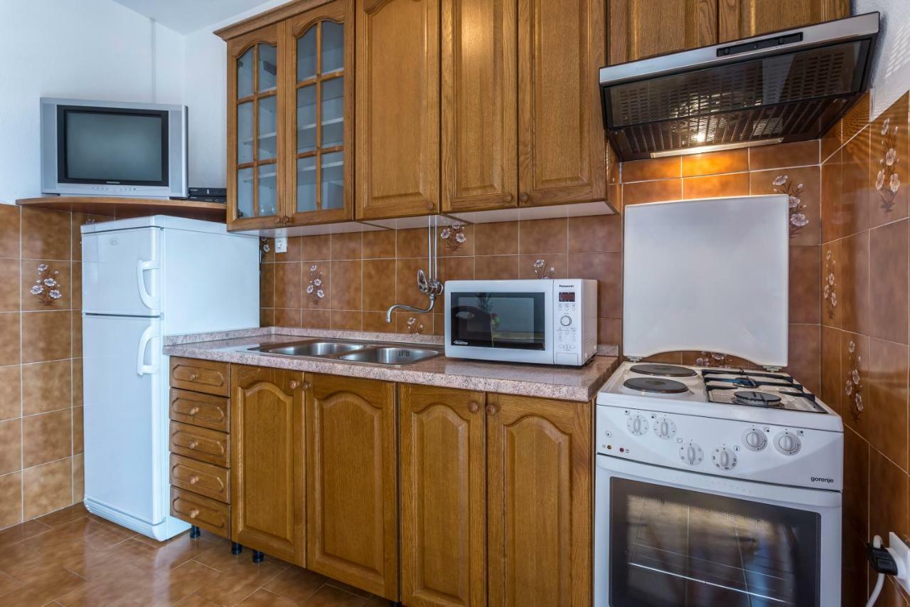 Apartmani Bezma Bol Exteriör bild