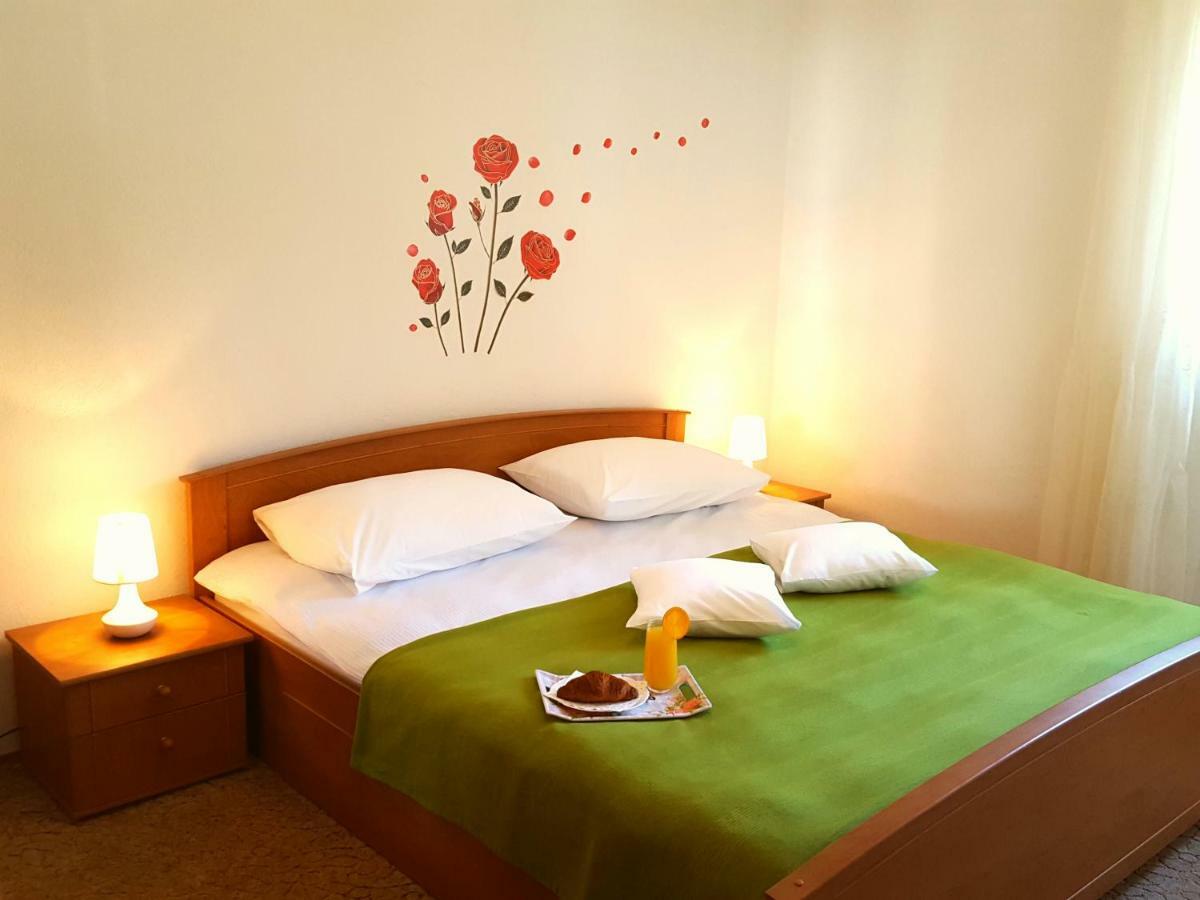Apartmani Bezma Bol Exteriör bild