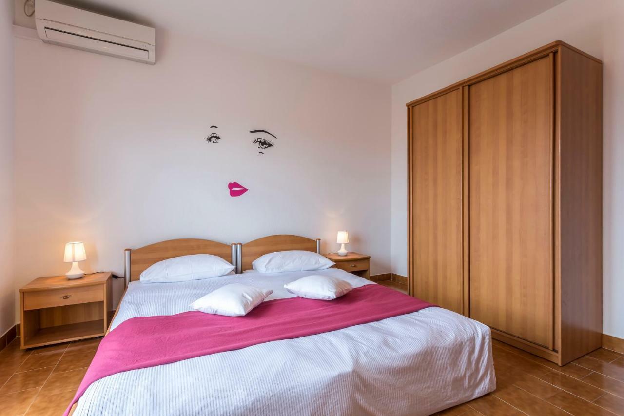 Apartmani Bezma Bol Exteriör bild