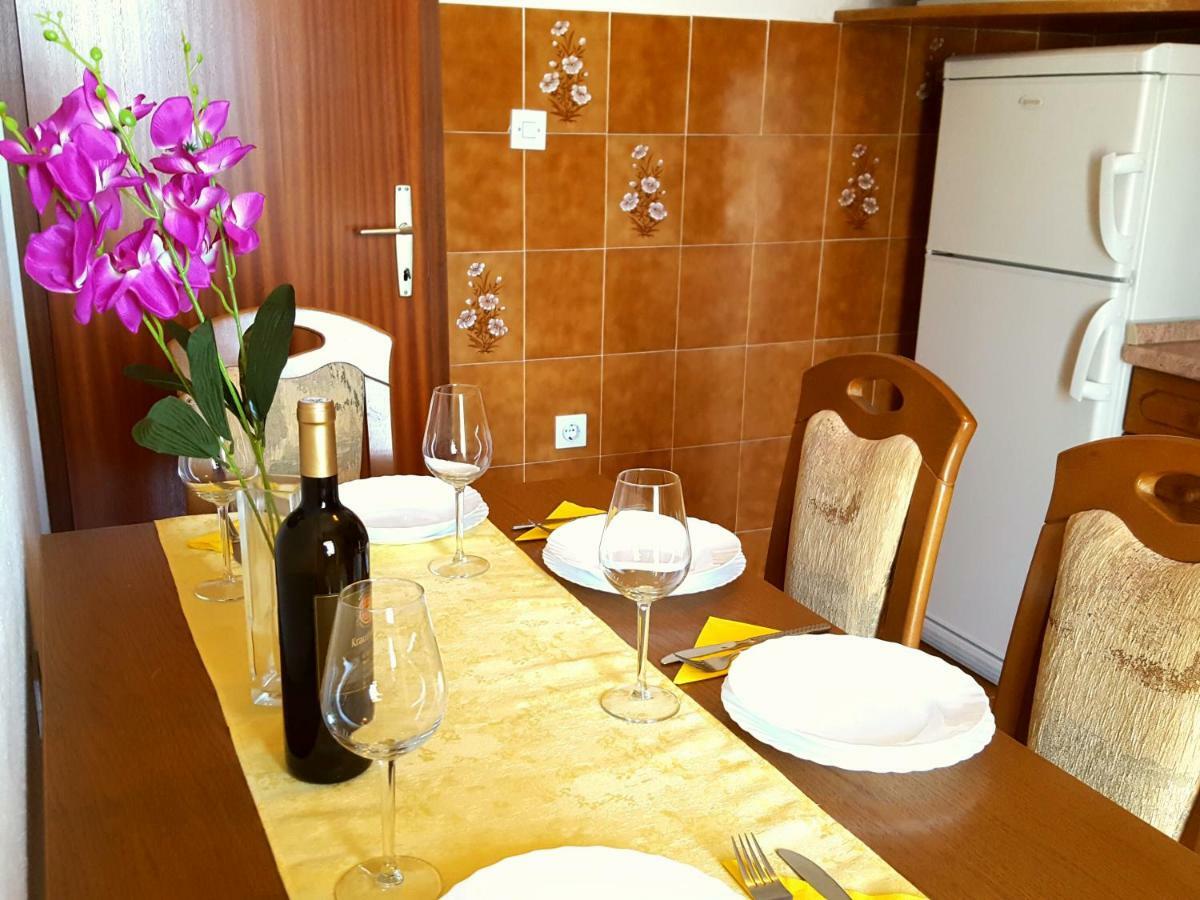 Apartmani Bezma Bol Exteriör bild