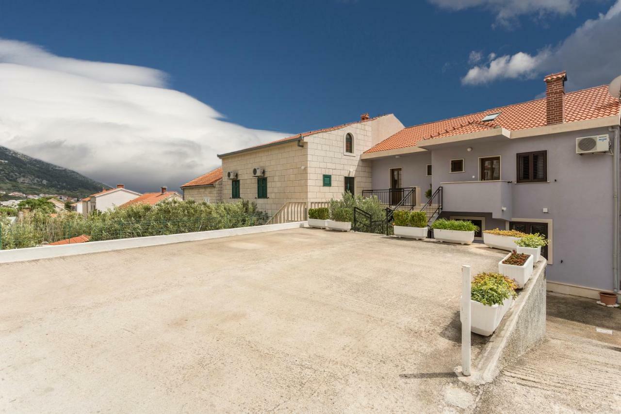 Apartmani Bezma Bol Exteriör bild